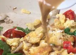 Illustration of how to make scrambled eggs with green and red peppers and mushrooms 14