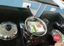 Illustration of how to make homemade yogurt 1