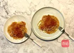 Illustration of how to make tomato and onion sauce pasta 8