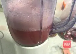 Illustration of how to make watermelon juice 3