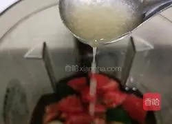 Illustration of how to make tomato and cucumber raw drink 9