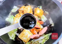 Illustration of how to make ham, cabbage and tofu stew 14