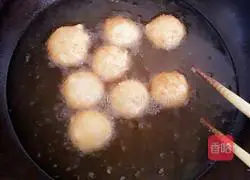 Illustration of how to make cheese shrimp balls 11