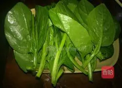 Illustration of how to make silkworm preserved egg soup 1