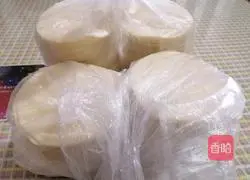 Illustration of how to make pork and fennel dumplings 5