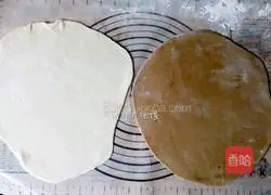 Illustration of how to make snack cat ears 5