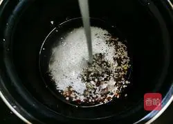 Illustration of how to make adzuki bean and barley sugar water 3