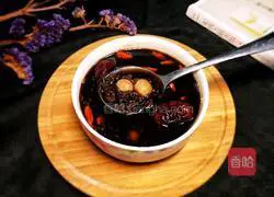Illustration of how to make purple rice and red date dumplings 16