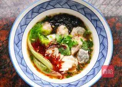 Illustration of how to make Shanghai shepherd's purse and fresh meat wontons 6