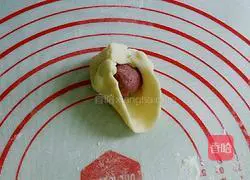 Illustration of how to make flower steamed buns 7