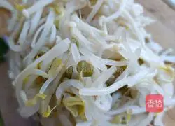 Illustration of how to make cold bean sprouts and shredded beans 6