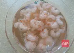 Illustration of how to make cashew shrimp 2