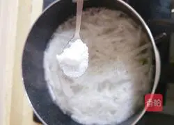 Illustration of how to make white radish soup 9