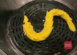 Xinwen Gourmet Two Dragons Playing with Pearls Recipe Illustration 7