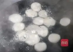 Illustration of how to make golden sesame balls 12