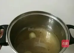 Illustration of how to make beef noodles in clear soup 3