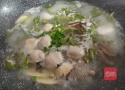 Illustration of how to make water shield soup 7