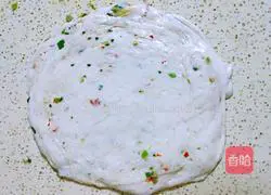 Illustration of how to make colorful pepper and scallion pancakes 13