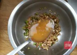 Illustration of how to make steamed abalone with XO sauce 4