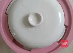 Illustration of how to make rock sugar, white fungus and snow pear soup 8