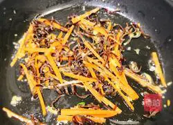  Illustration of how to make stir-fried noodles with Beijing onion dace (canned) 3