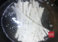 Illustration of making braised beans and noodles 3