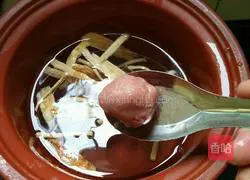 Illustration of how to make Codonopsis and Beiqi meatball soup 9