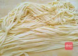 Illustration of how to make tofu braised milk and egg noodles 2