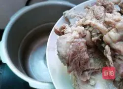 Pork Bone Bitter Melon Soup Recipe Illustration 3