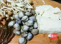 Illustration of how to make three fresh tofu soup 3