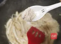 Illustration of how to make ham and mushroom soup 9