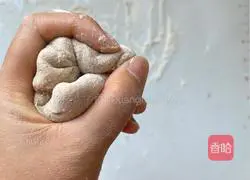 Illustration of how to make whole wheat steamed buns 2