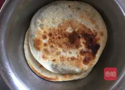 Illustration of how to cook bean paste on fire 6