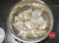 Illustrations of homemade red oil hand-making 15