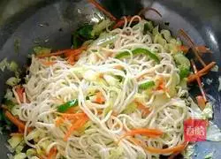 Illustration of how to make fried noodles 5