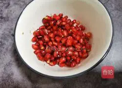 Recipe for Tremella, Lotus Seed and Pomegranate Soup 5