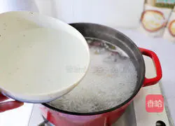 Coconut Chicken Soup Recipe Illustration 7