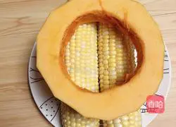 Illustration of how to make sweet pumpkin corn juice 1