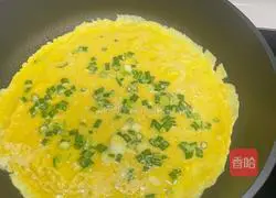Quick Breakfast: Illustration of How to Make Scallion Egg Pancake 6