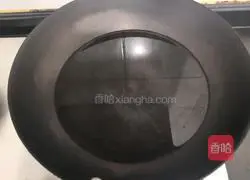 Illustration of how to make fried noodles with small tomatoes 1