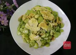 Illustration of how to make broad beans and scrambled eggs 12