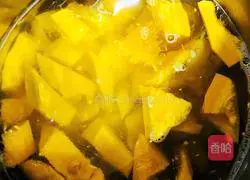 Illustration of how to make pumpkin and shrimp soup 4