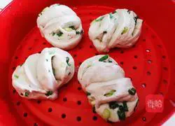 Illustration of how to make steamed flower rolls 9