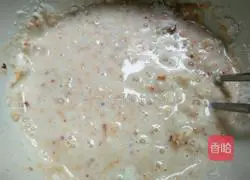 Illustration of how to make peanut brittle flour cake 5