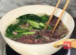 Illustration of how to make green vegetable and pork liver soup 7