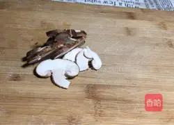 Illustration of how to make egg hand pizza 2