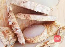 Illustration of how to make fish head and tofu soup 2