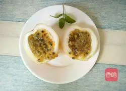 Illustration of how to make golden passion fruit honey mint water 2