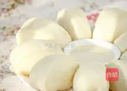Illustration of how to make milk-flavored steamed buns 15