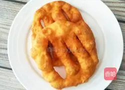 Illustration of how to make Tianjin special snack fruit cake 5